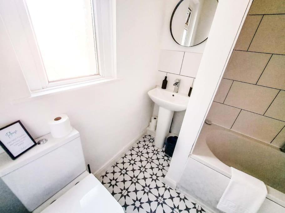 3 Bed Flat Near To Cardiff And Cardiff Bay Apartment Exterior foto
