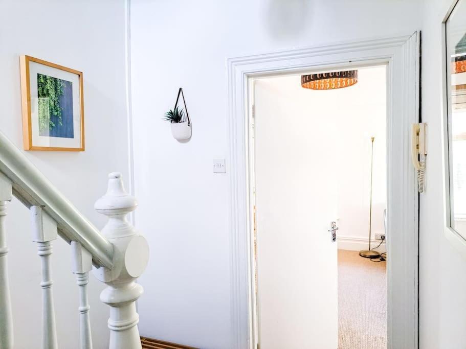 3 Bed Flat Near To Cardiff And Cardiff Bay Apartment Exterior foto