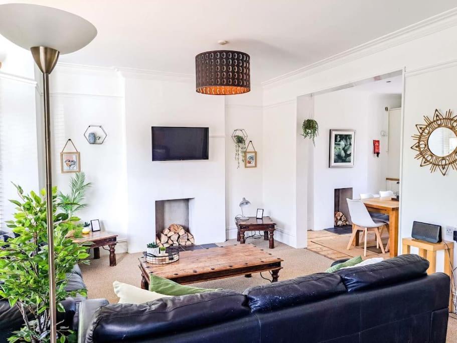 3 Bed Flat Near To Cardiff And Cardiff Bay Apartment Exterior foto